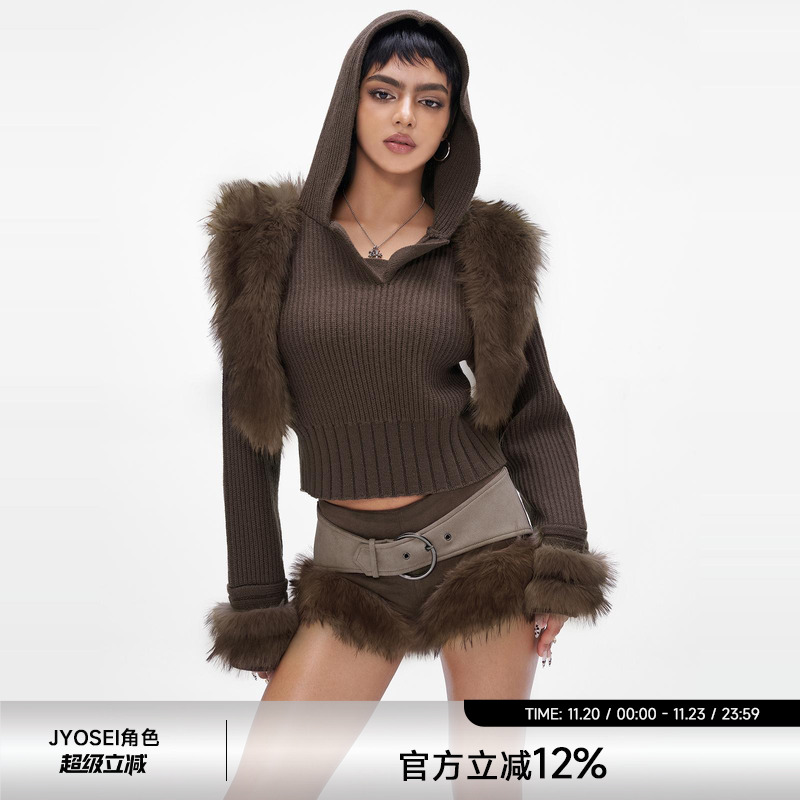 毛毛拼接针织毛衣麂皮短裤套装