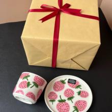 新款芬兰Marimekko粉草莓日本限定系列陶瓷手握杯马克杯子碗餐具