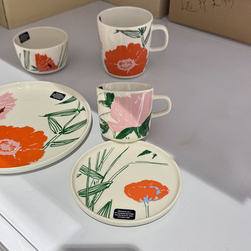 新款  芬兰marimekko蓝花水墨绿色粉花马克杯盘子咖啡杯马克杯