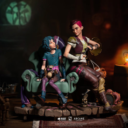 英雄联盟《双城之战》蔚和金克丝