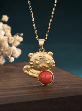 2025年国潮新品虎虎生威生肖吊坠挂件镶嵌南红复古装气质仙女项链