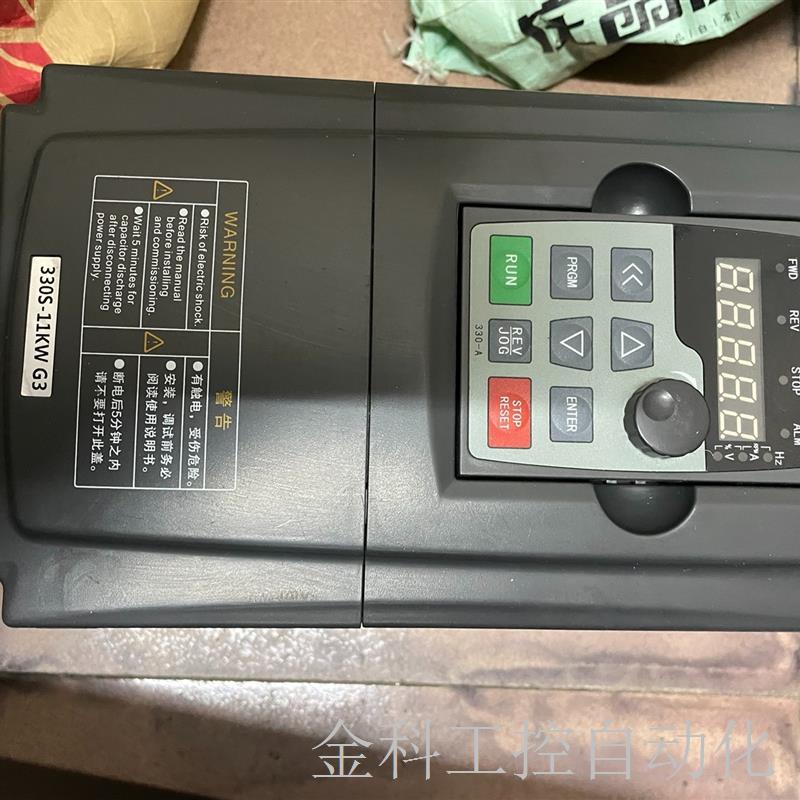 11KW变频器一个SK0110G3,成色可以,体积小,功能包议价