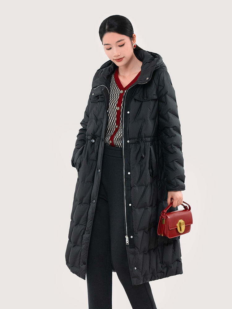 K&CH纤牌女装\2023冬季新款加厚保暖连帽收腰中长款白鸭绒羽绒服