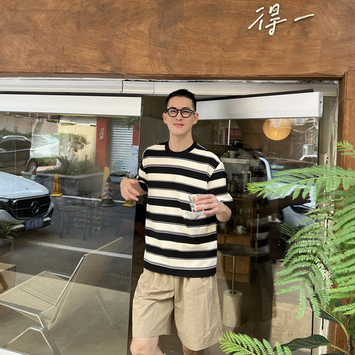 NickTian休闲风粗条纹短袖T恤