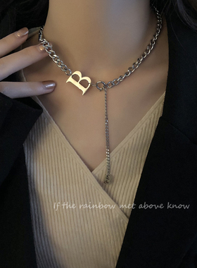 钛钢字母小众高级五金锁骨链
