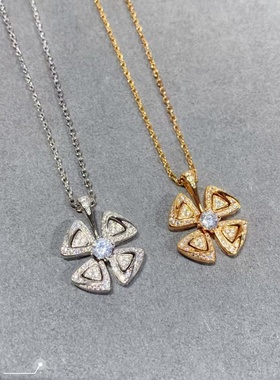 V金四叶草咏绽花朵项链