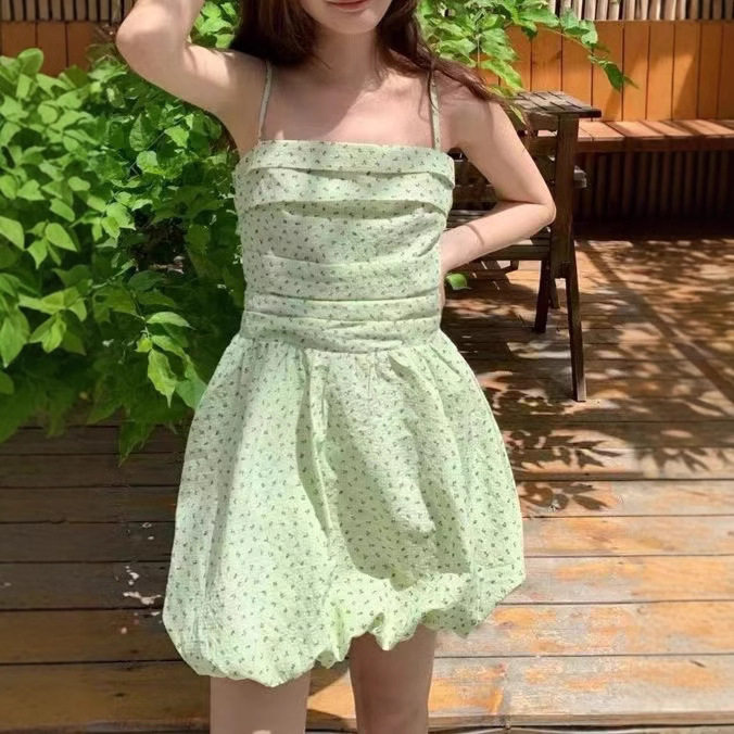 绿色碎花露肩连衣裙女夏季小个子抹胸吊带裙收腰花苞蓬蓬裙短裙子