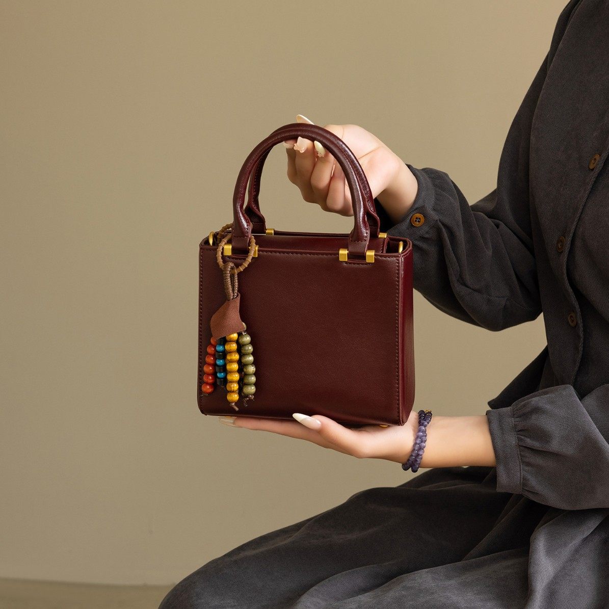 2025冬季新款时尚手提女包小众设计高级感精致单肩斜跨洋气小方包,箱包皮具/热销女包/男包,通用款女包,淘宝优惠券,粉丝福利购,淘宝优惠卷
