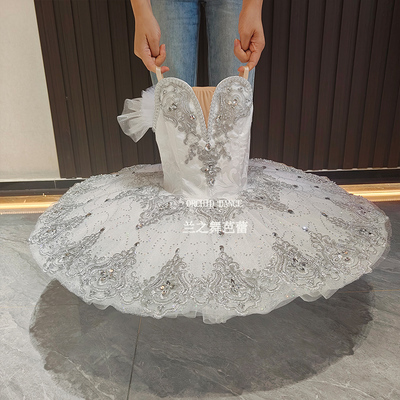 白色简易芭蕾舞裙定制比赛表演服