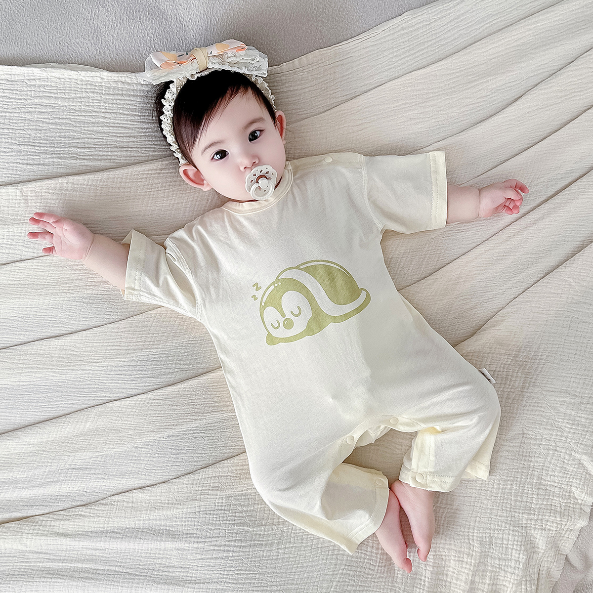 婴儿套头衣服春秋薄款爬服