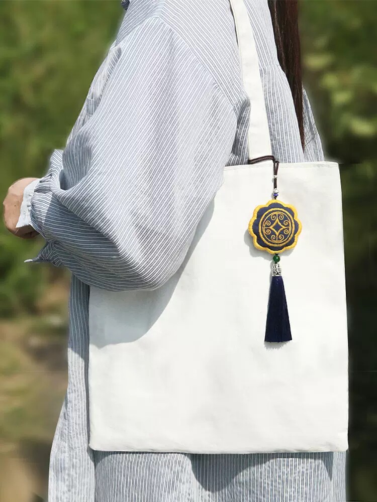 남자친구 여자친구에게 보내는 향낭 자수 DIY 쑥 소재 가방 핸드메이드 앤티크 지갑 평화의 매력 자동차 펜던트