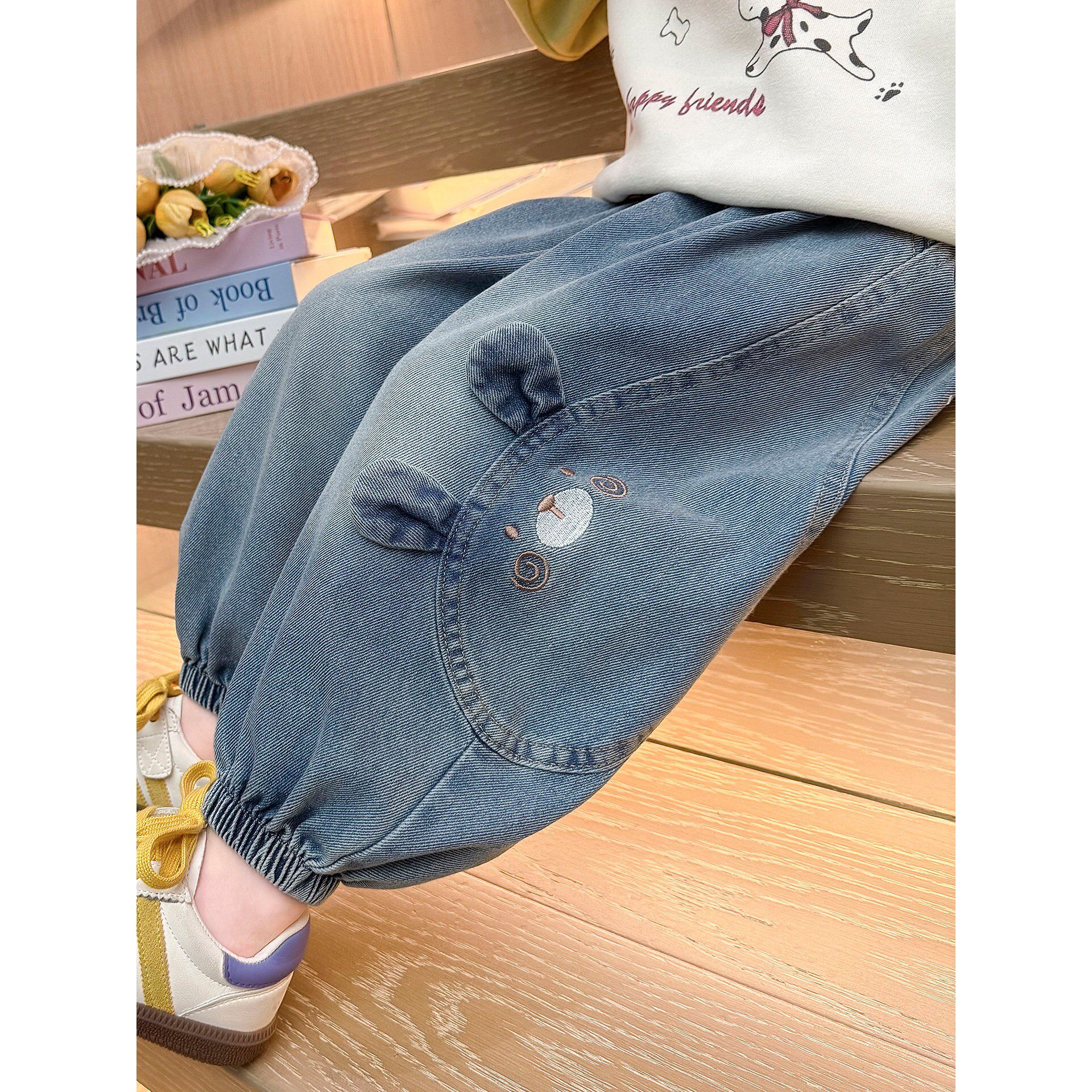 女童牛仔裤2026春季新款洋气儿童卡通裤子宝宝韩版春装休闲束脚裤