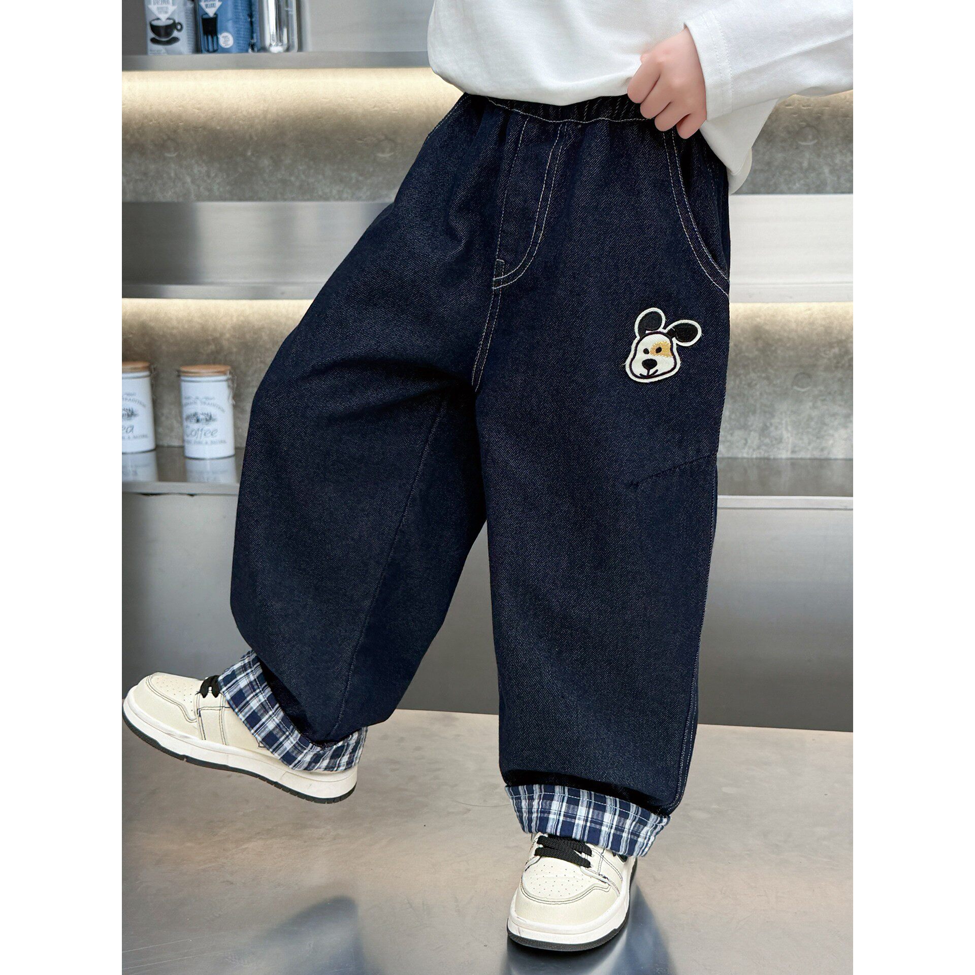 男童春装小狗格子牛仔裤2026新款春秋季儿童韩版休闲时尚直筒裤子