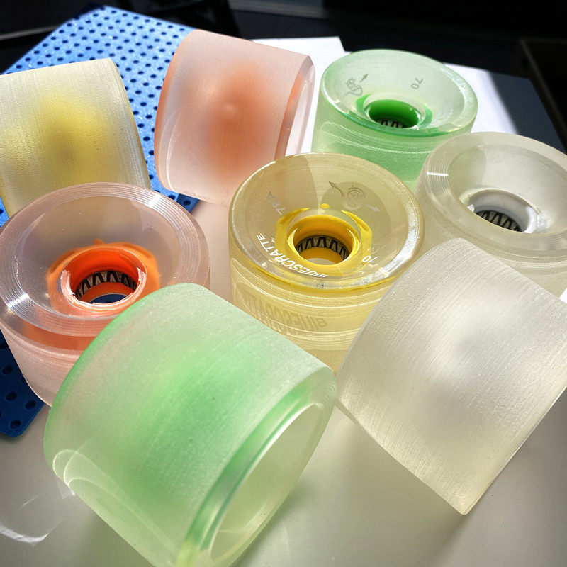 陆冲滑板透明发光轮子耐磨刷街减震大轮磨砂闪光轮双翘7051PU轮子