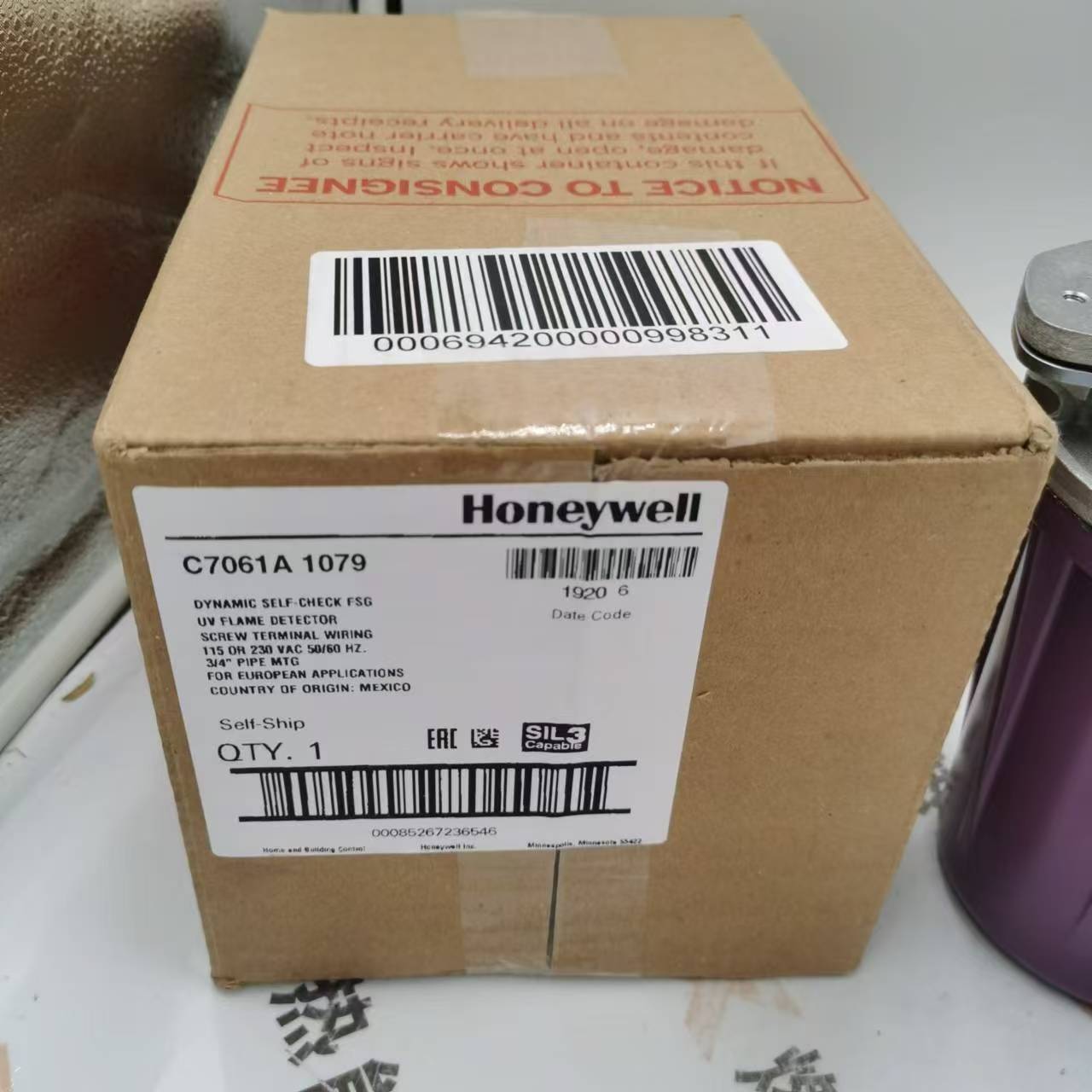 霍尼韦尔Honeywell火检C7061A1079停产现货5个 防爆壳