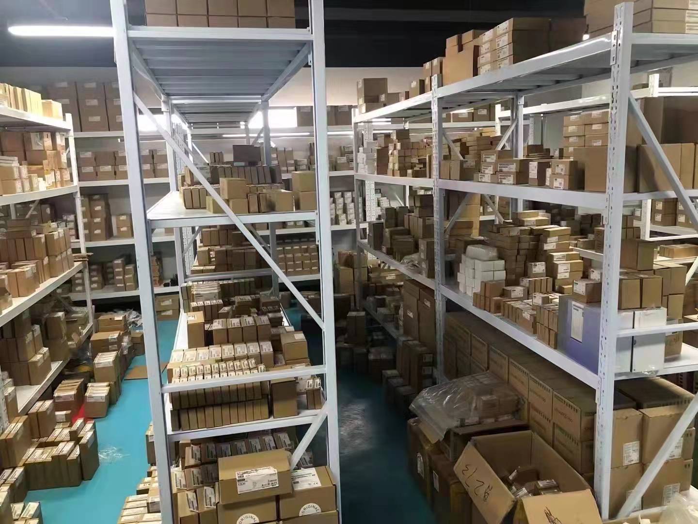 德国SIEMENS西门子6ES7221-1BH22-0XA8  6AV6648-0CC11-3AX0