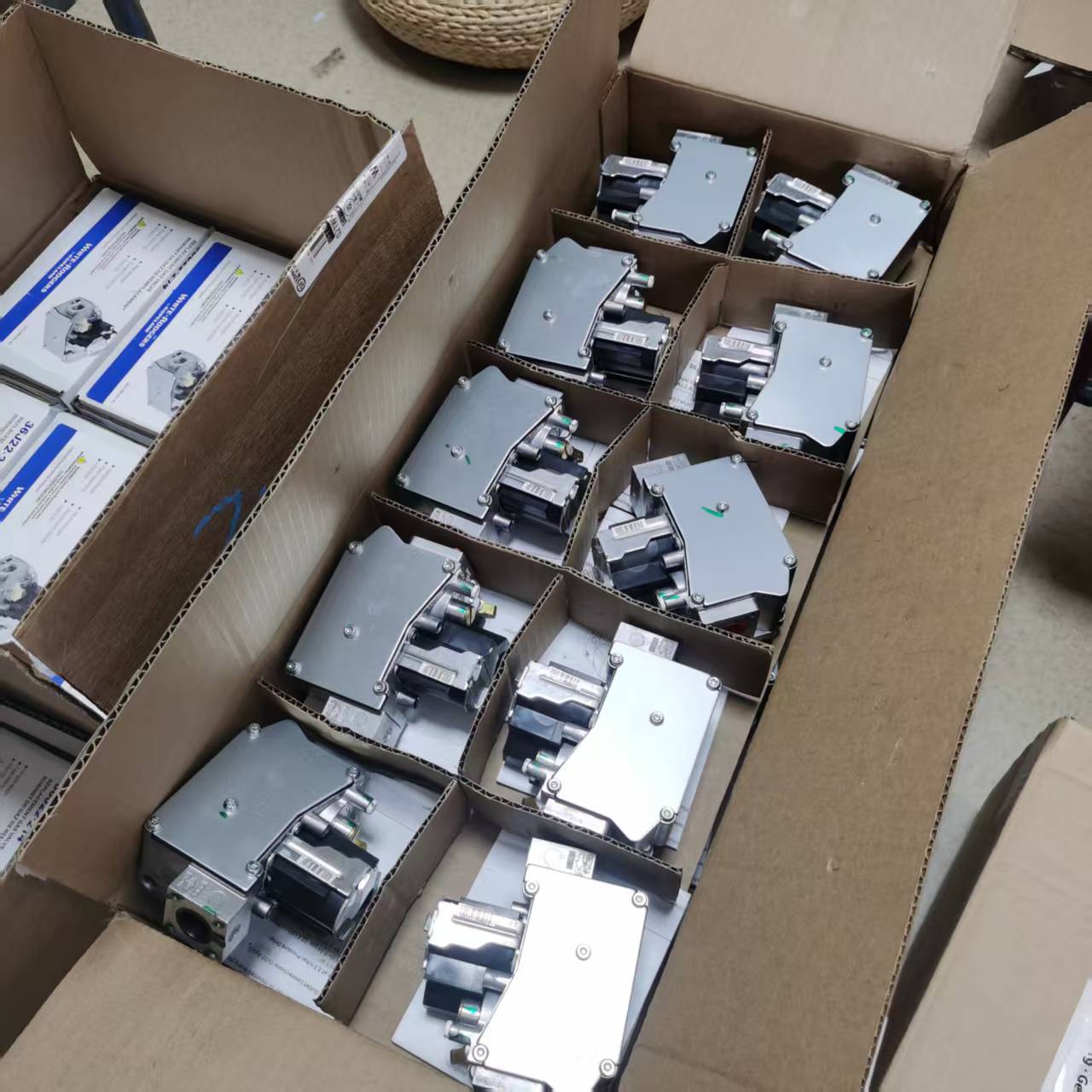 美国White-Rodgers 红外辐射燃烧器 燃气阀 36J41K-200现货200个