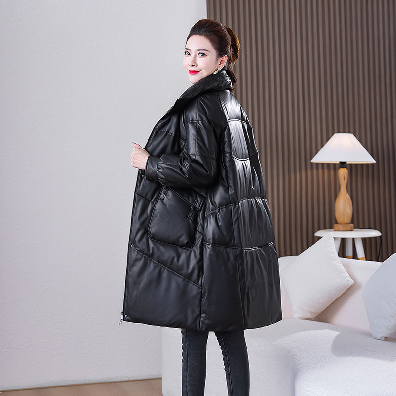 黑色绵羊皮羽绒服女中长款2026年新款秋冬时尚立领宽松白鹅绒外套