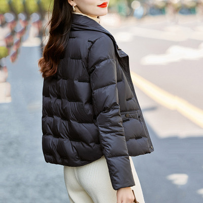 不臃肿黑色显瘦羽绒服女冬季