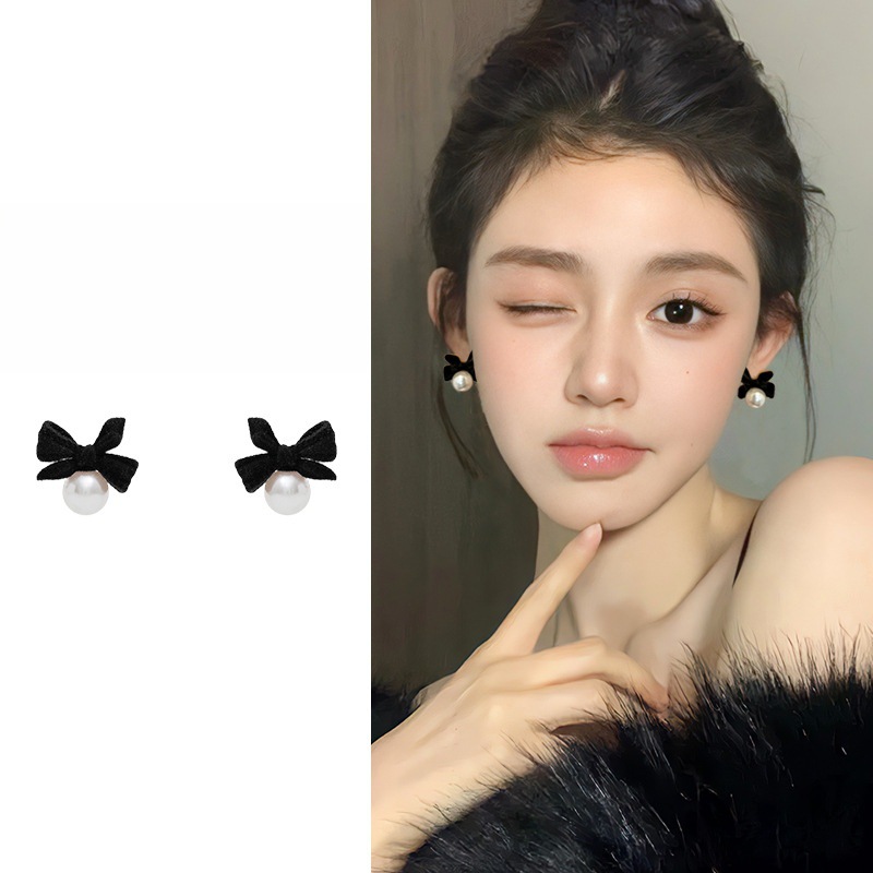 黑色蝴蝶结珍珠款耳环女2025新款高级耳钉小香风气质独特小巧耳饰