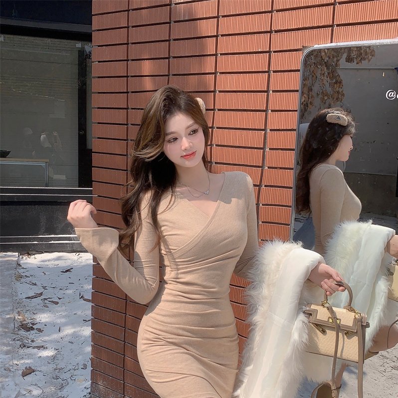 针织v领长袖连衣裙女秋冬内搭修身显瘦气质小个子紧身打底包臀裙