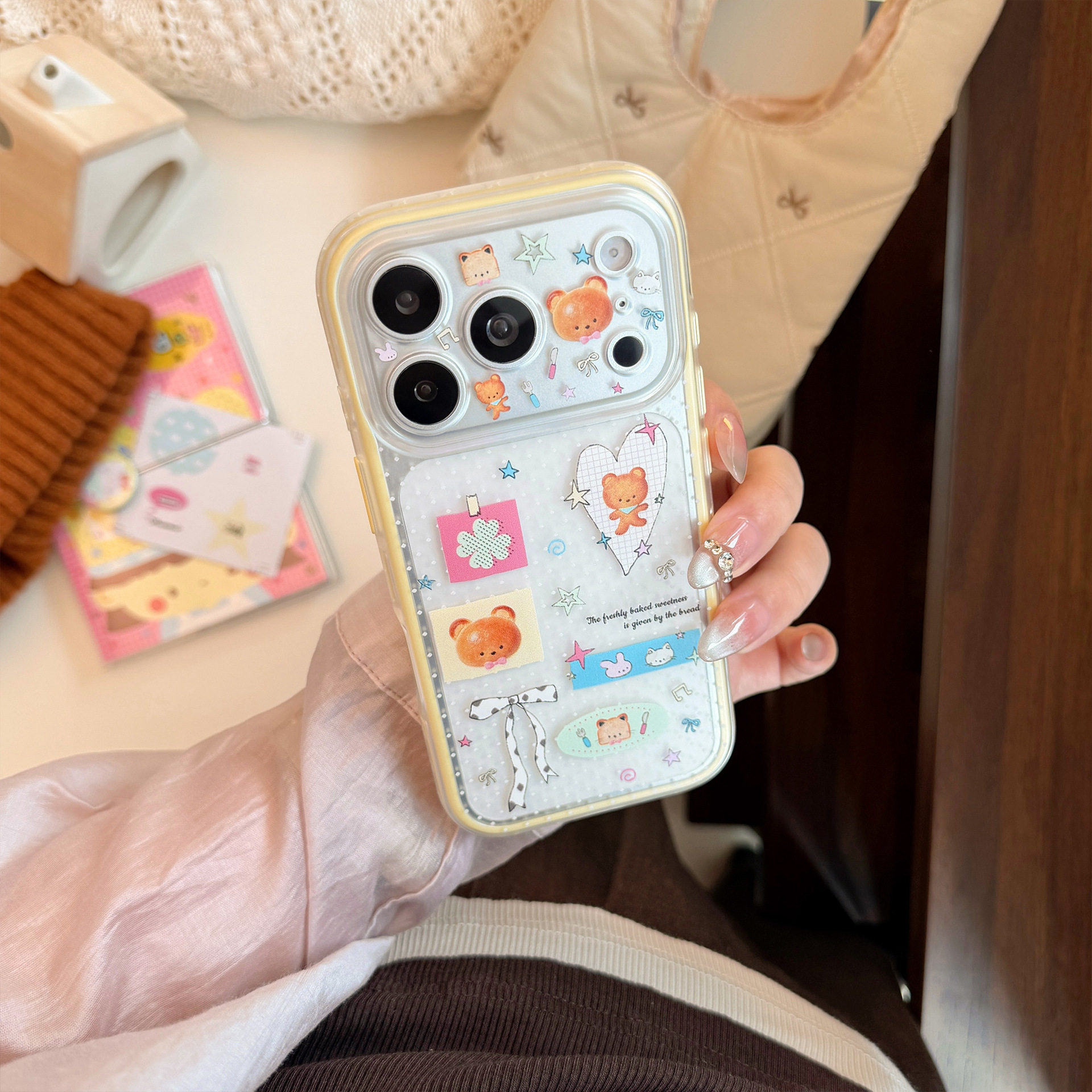 ins韩风卡通面包小熊适用苹果18包相机键手机壳18PM新款iPhone18promax透明防摔17PRO可爱女款17全包软壳16PM