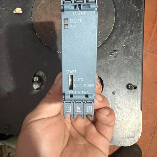 议价西门子安全继电器型号3SK1111-1AW20件成可维修