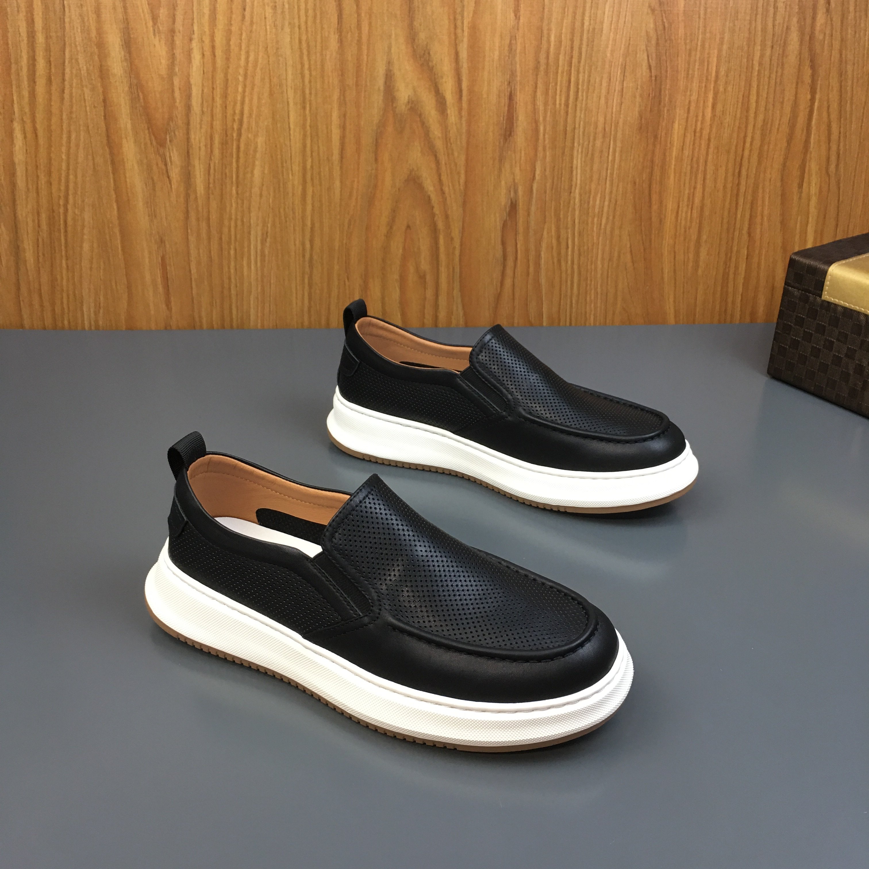 2025夏季新款时尚冲孔单鞋透气耐磨增高一脚蹬乐福鞋懒人休闲鞋