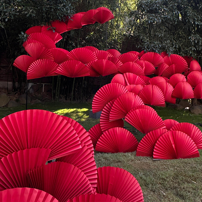 过新年元旦节折纸扇红色装饰扇