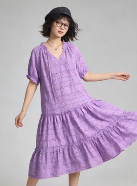 0381浪漫蕾丝风紫色V领泡泡袖连衣裙女显瘦分层设计感长裙