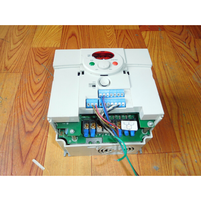 拍前询价：二手 韩国LG拆机变频器SV015IC5-1 220v1.5kw 质保 现