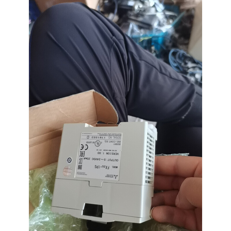 拍前询价：三菱FX3U-1PG全新原装拍前请询价