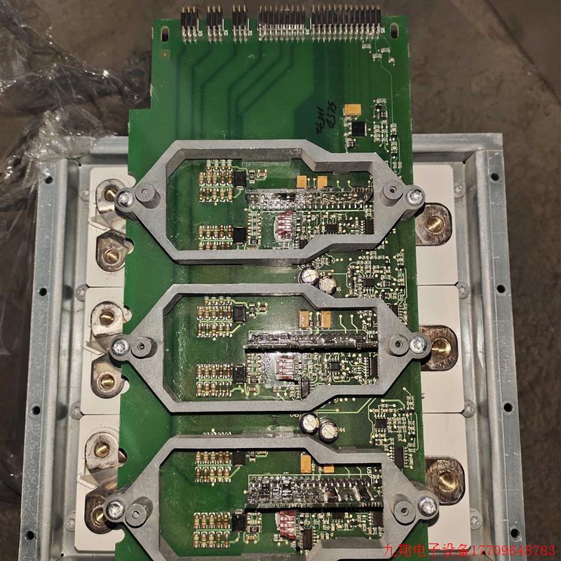 拍前询价:SKIIP613GB123CT PC00525H 525P IGBT带驱动板整套 包