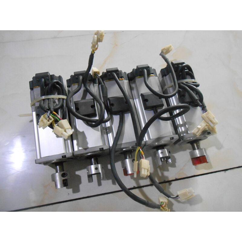 拍前询价：二手 拆机伺服电机MHMD042P1V 实物图成色漂亮 询价