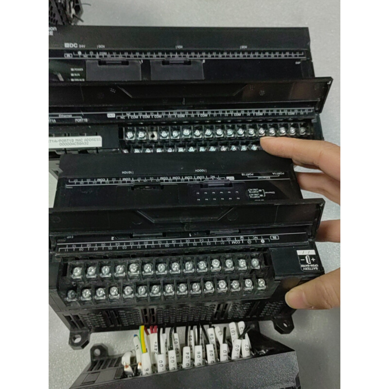 拍前询价：PLC CP2E-N20DR-D(400一台)询价为准