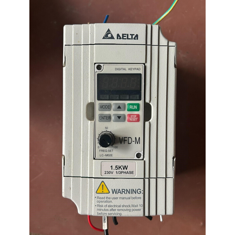 拍前询价：九成新 台达变频器VFD-M系列VFD015M21A   1