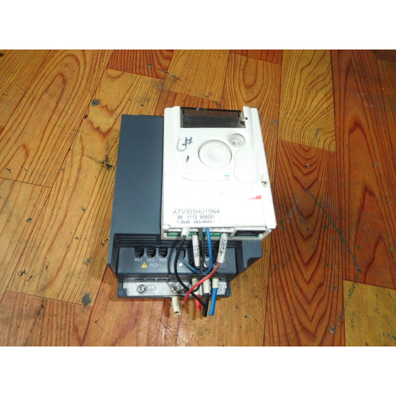 拍前询价：二手 原装拆机 施耐德变频器 ATV303HU15N4 1.5KW 380V