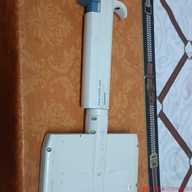 拍前询价:BIOHIT 多道移液器,邮费自理