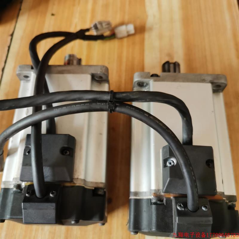 拍前询价:拆机两台伺服马达MHMJ082G1U/MHMD082P1