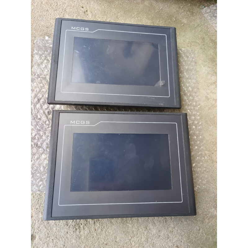 拍前询价：。昆仑触摸屏2块 TPC7032Kt 通上电源拍摄如图 实物