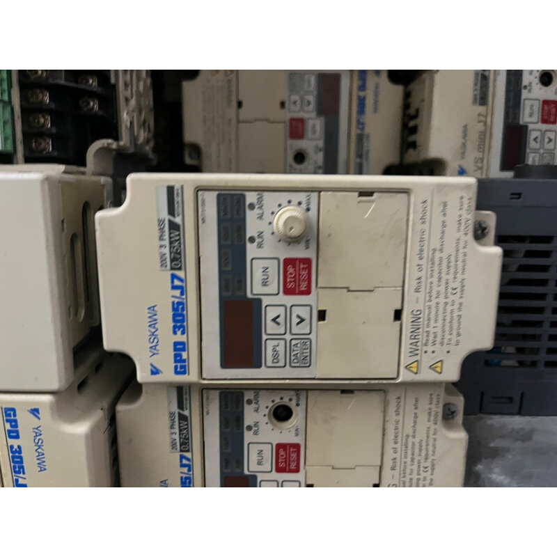 拍前询价：（议价）拆机安川变频器CIMR-J7AM20P7 0.75kw 22