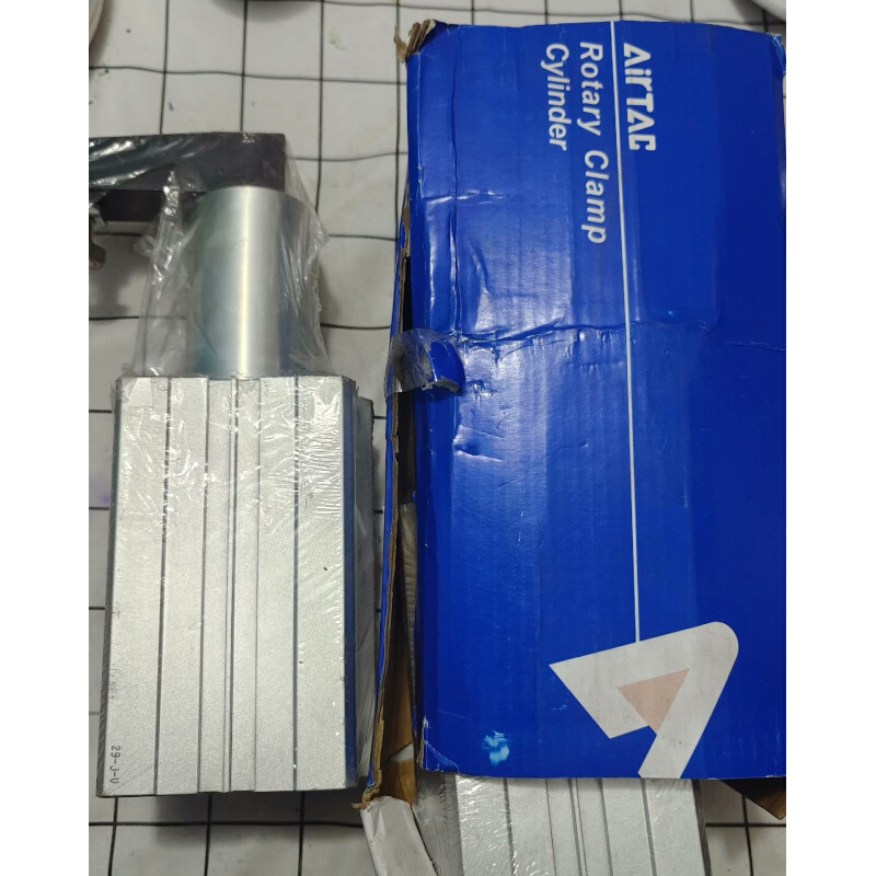 拍前询价：亚德客回转夹紧气缸旋转QCKL/63*50S实物拍摄全新原装