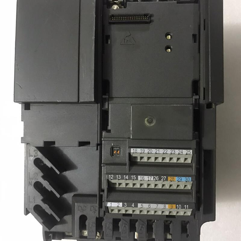 拍前询价：(议价产品)变频器一台,型号6SE6440-2UD22-2BA1(