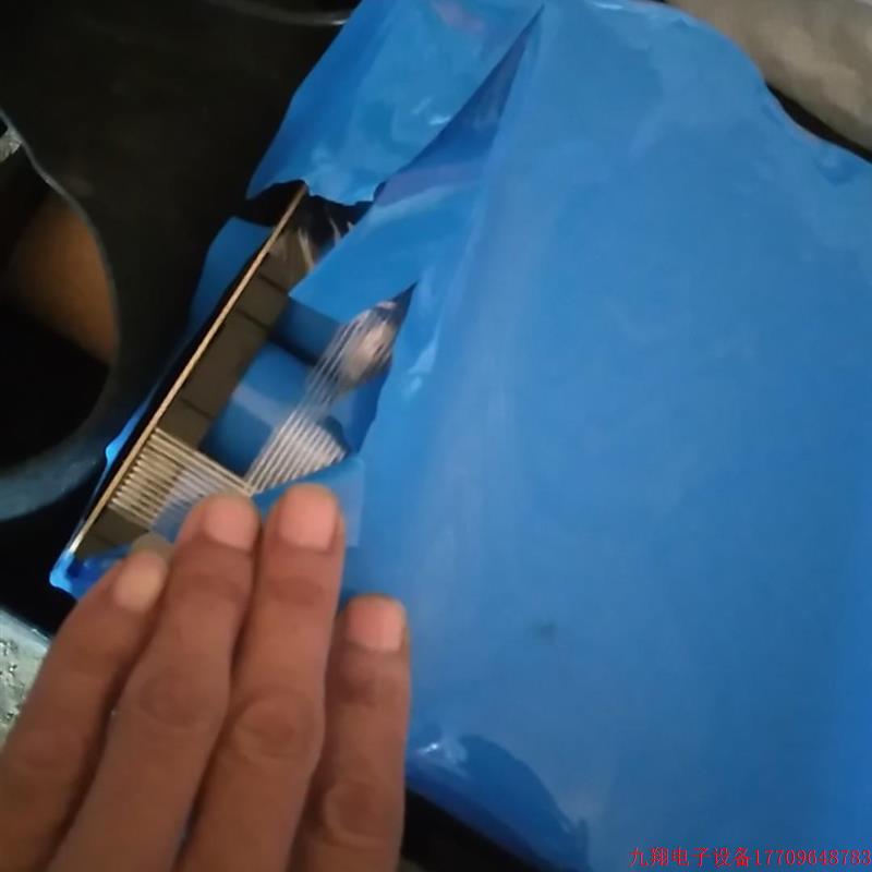 拍前询价:电动车铁锂电池,60伏20安,重40斤,运费到付,看好发