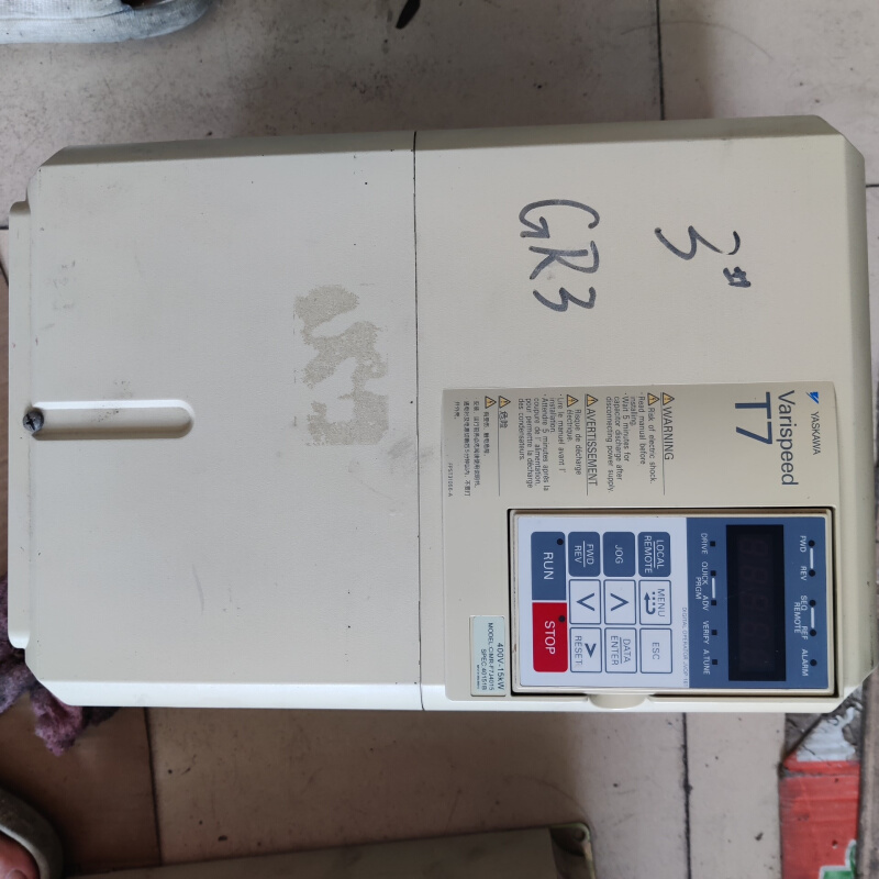 拍前询价：（议价）安川变频器功能完好 数量多