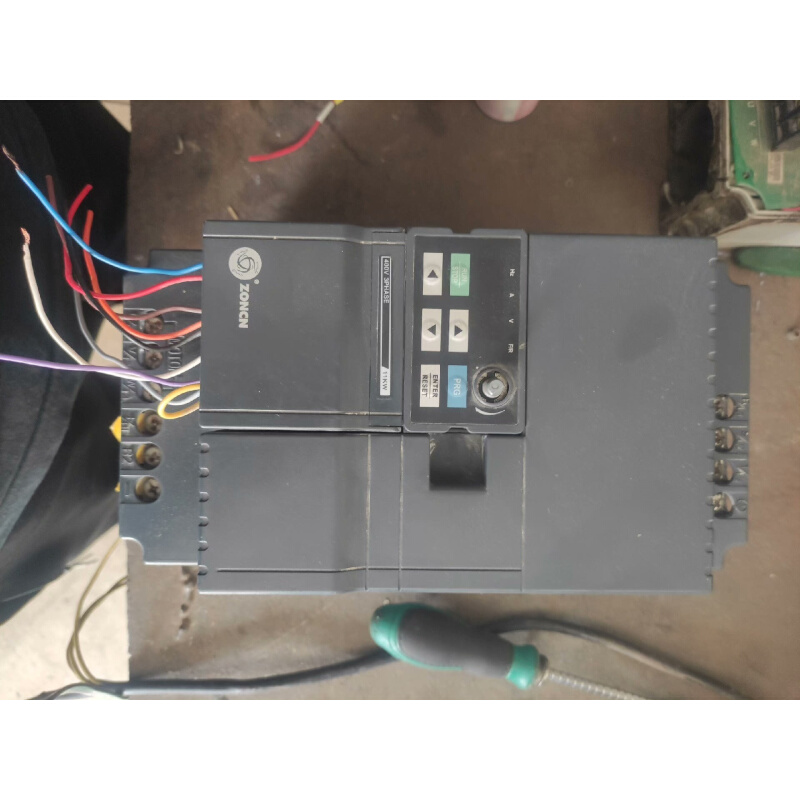 拍前询价：(议价)众辰变频器11/15KW，Z2400-11G/15P原装拆机