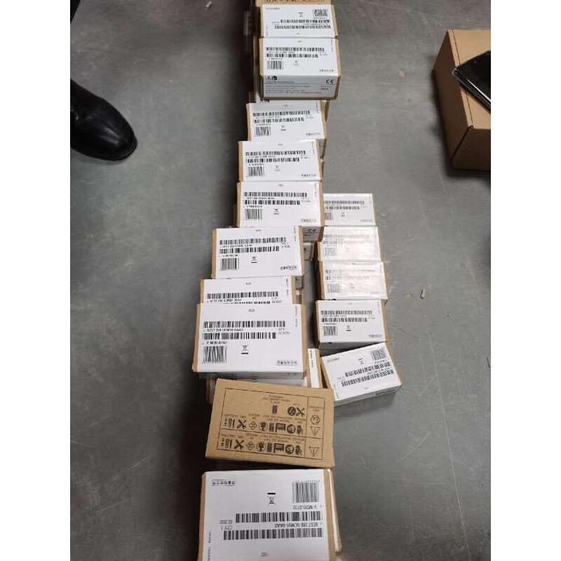 拍前询价：6ES7288-5CM01-0AA0未拆封工