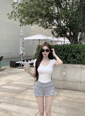 弧形下摆白色v领短袖T恤女夏季收腰显身材内搭修身显瘦纯欲风上衣