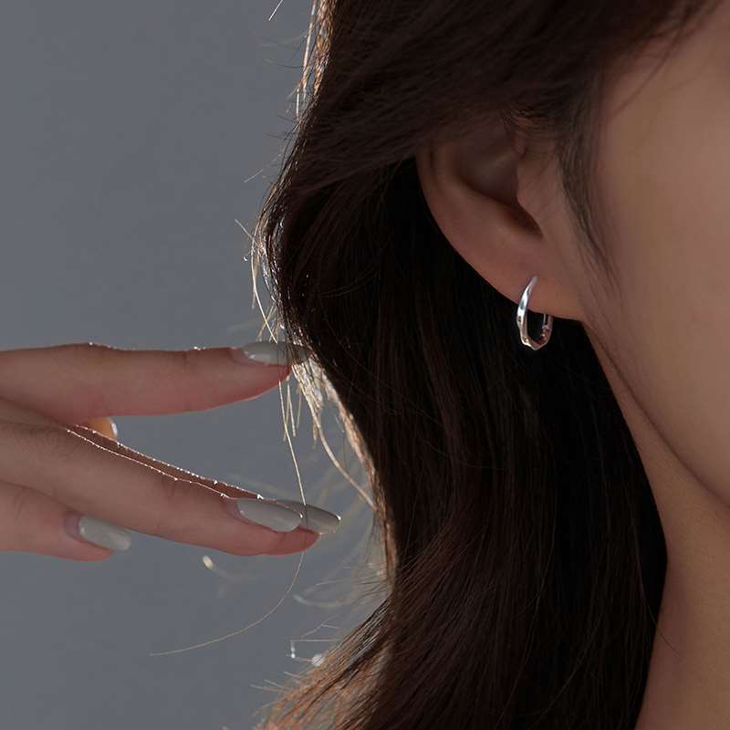 S925纯银耳圈耳饰男女简约设计感轻奢耳钉圆圈圈耳环2022年新款
