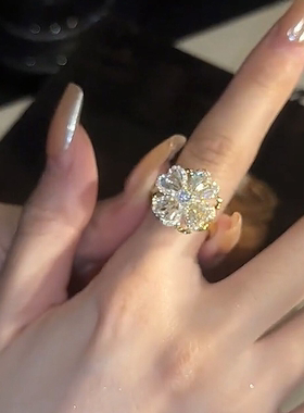 开口时尚个旋转小众设计锆石花朵戒指年新款潮幸运戒指